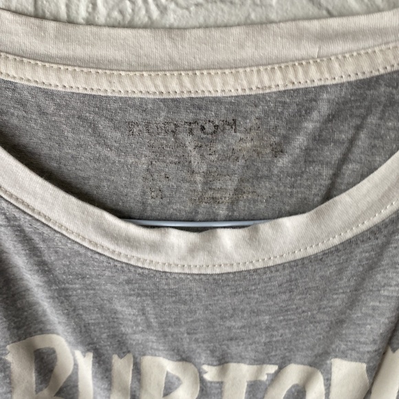 Light grey Burton t-shirt with cream-colour 3/4 length sleeves. - Picture 4 of 4